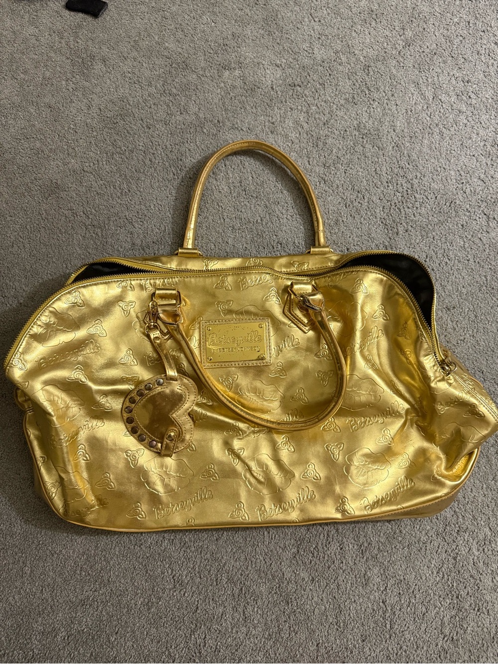 Betsey Johnson Metallic Gold Patent Tote with Heart Charm vintage y2k